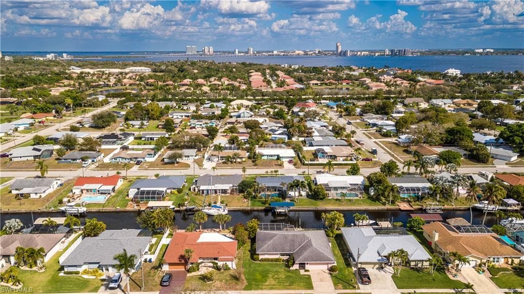 4632 Gulf AVE-40
