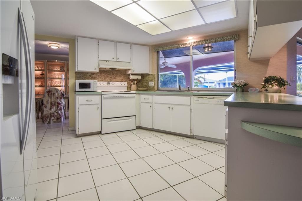 4632 Gulf AVE-10
