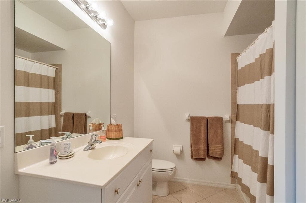 3980 Bishopwood CT E 204-17