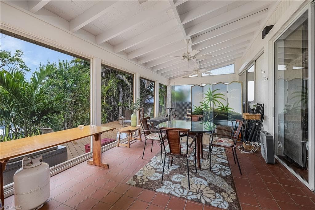 16353 Buccaneer ST-22