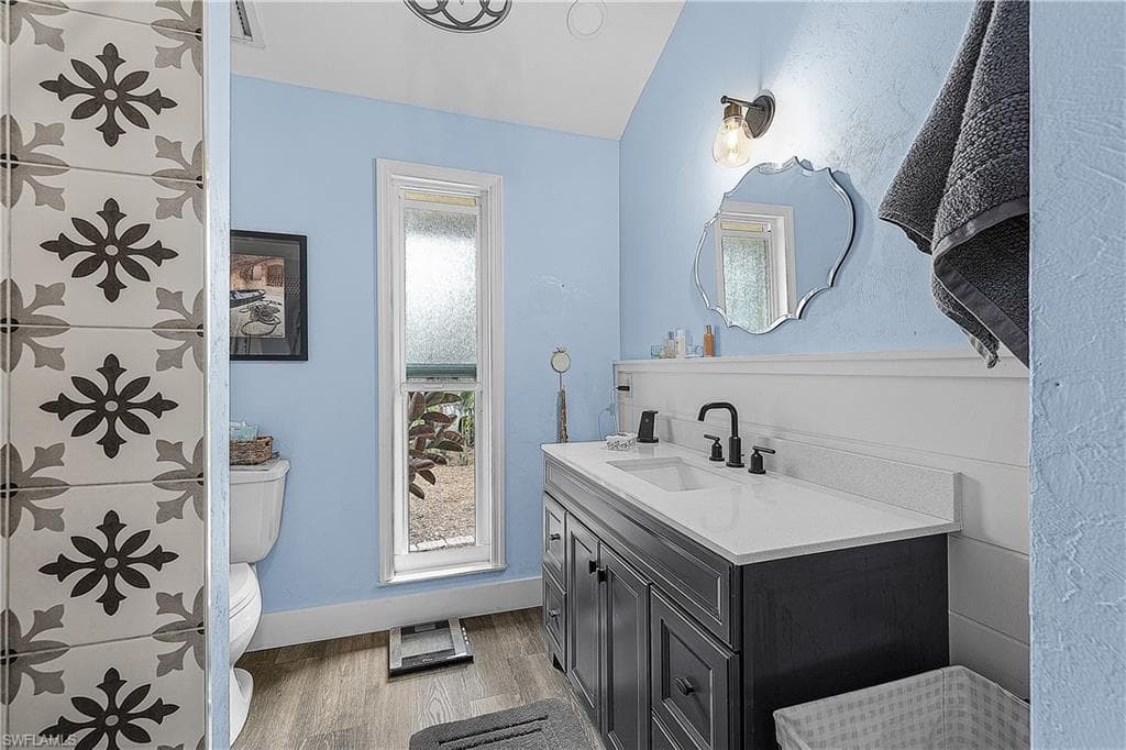16353 Buccaneer ST-18