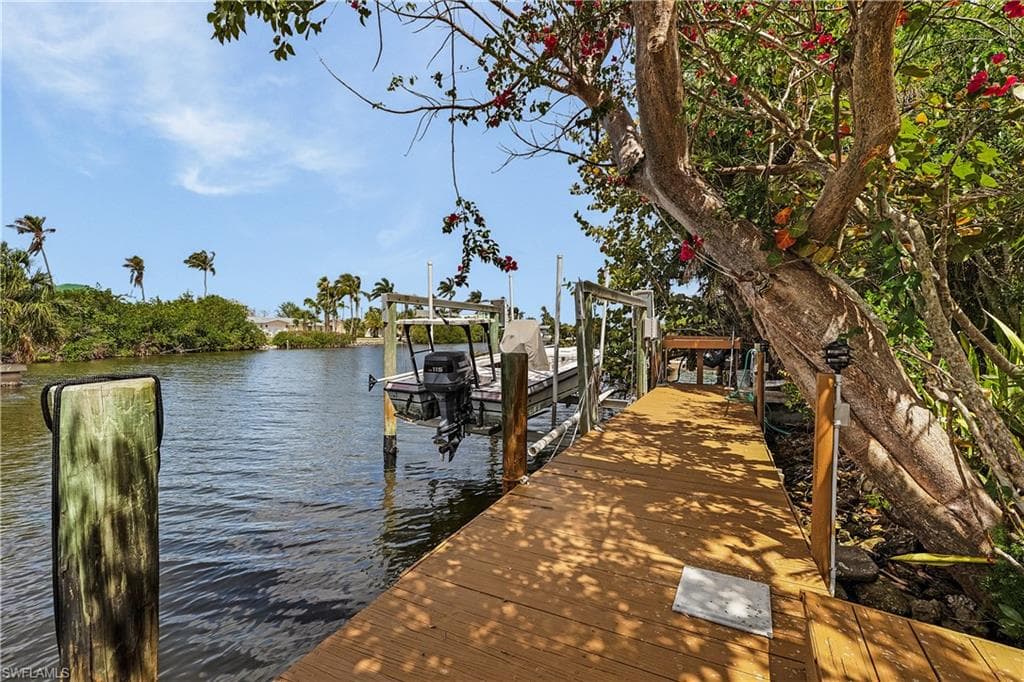 16353 Buccaneer ST-28