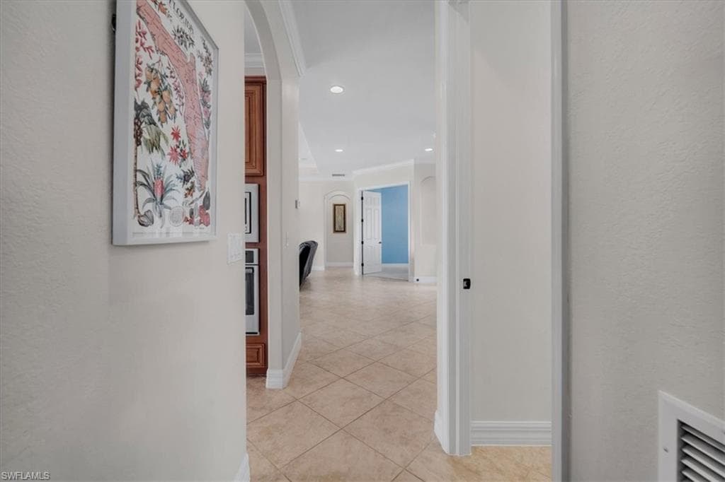 11015 Longwing DR-24