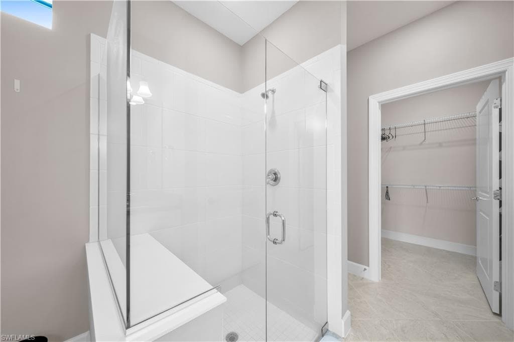 19649 Aqua View LN-25