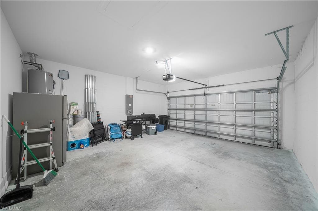 19649 Aqua View LN-19