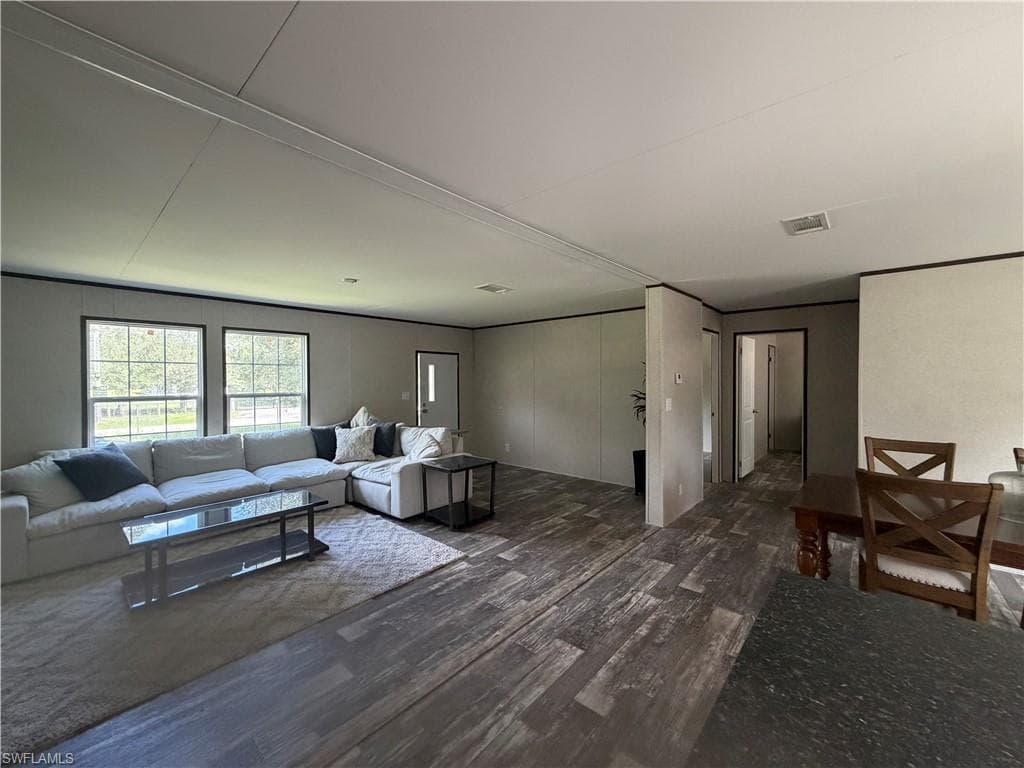 860 N Live Oak ST-1