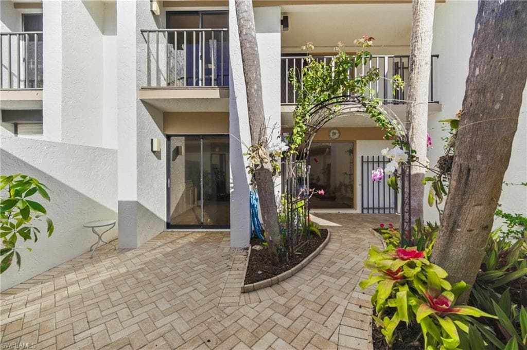 517 Lake Louise CIR 103-3