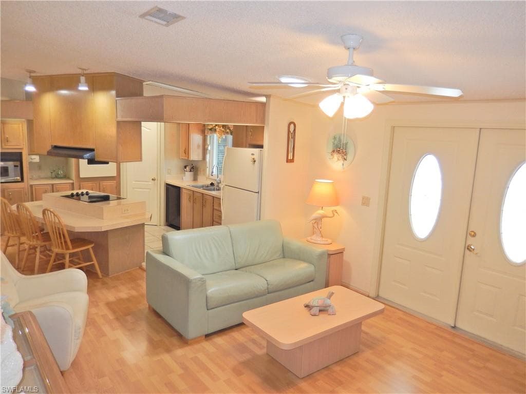 16168 Baton Rouge CT-5