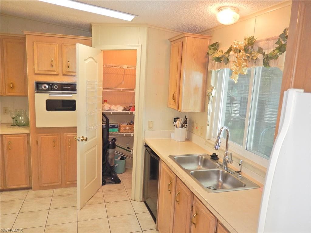 16168 Baton Rouge CT-7
