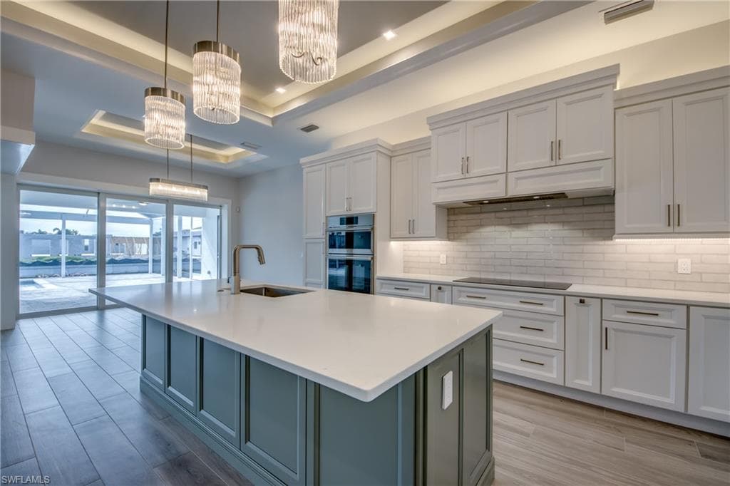 5125 Avalon DR-10