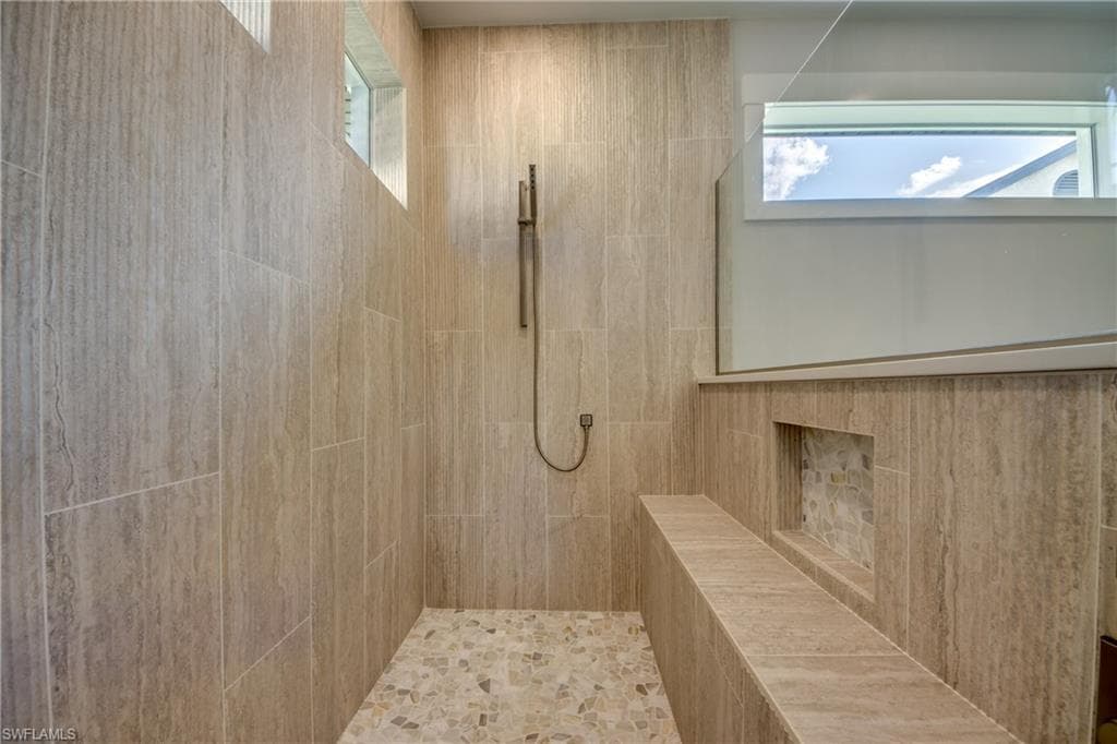 5125 Avalon DR-21