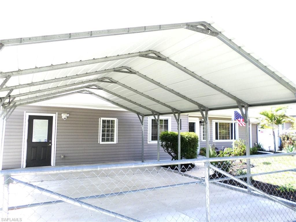 4436 Poinsettia ST-1