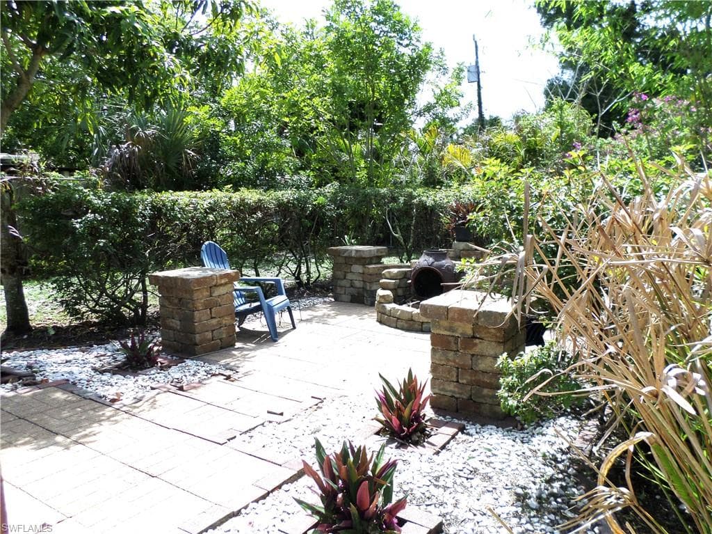 4436 Poinsettia ST-19