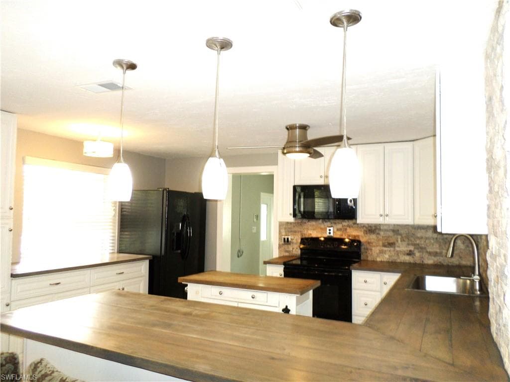 4436 Poinsettia ST-4