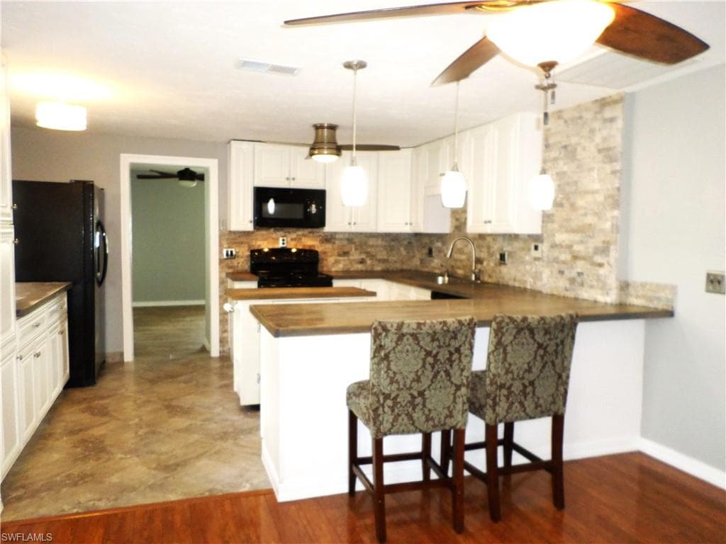 4436 Poinsettia ST-3