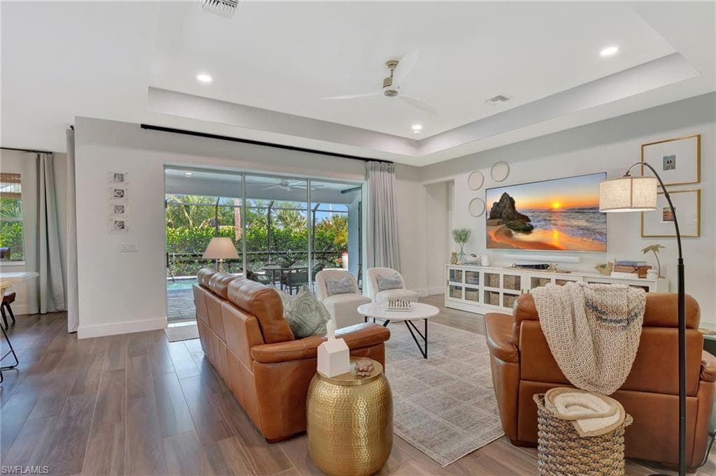 8517 S Lake CIR-16
