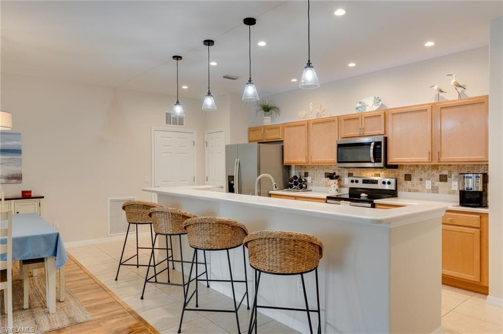 11741 Pasetto LN 206-3
