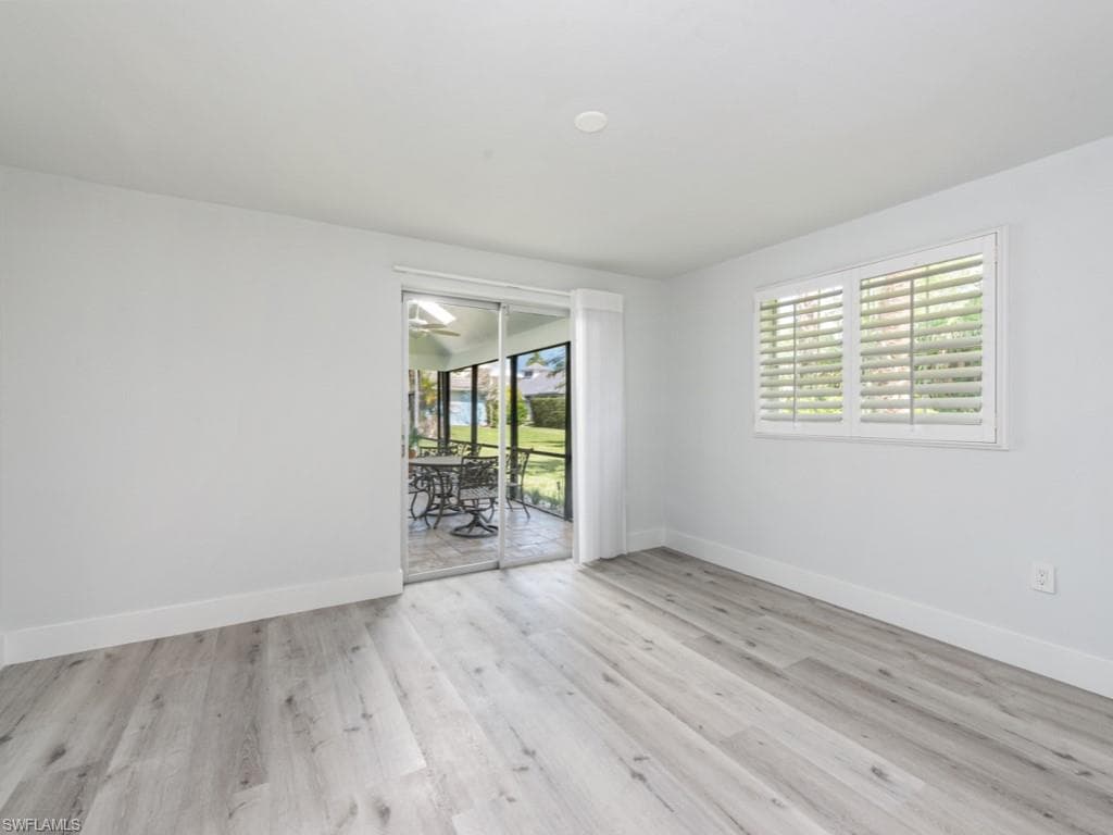 1131 Crayton RD-16