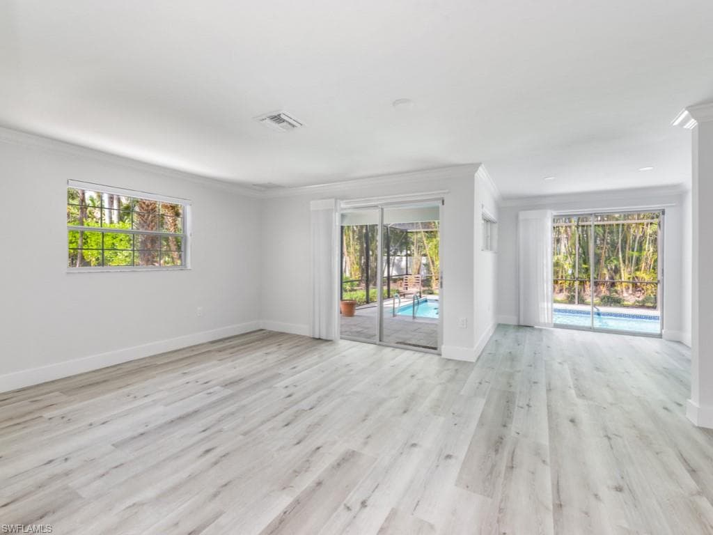 1131 Crayton RD-11