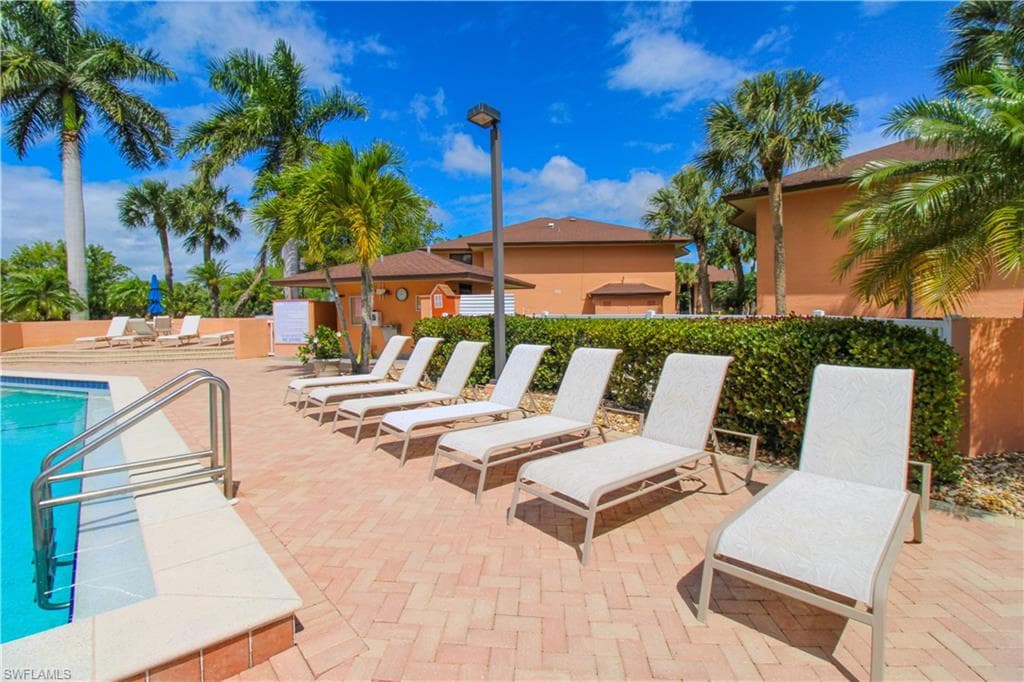 1510 Mainsail DR 7-9