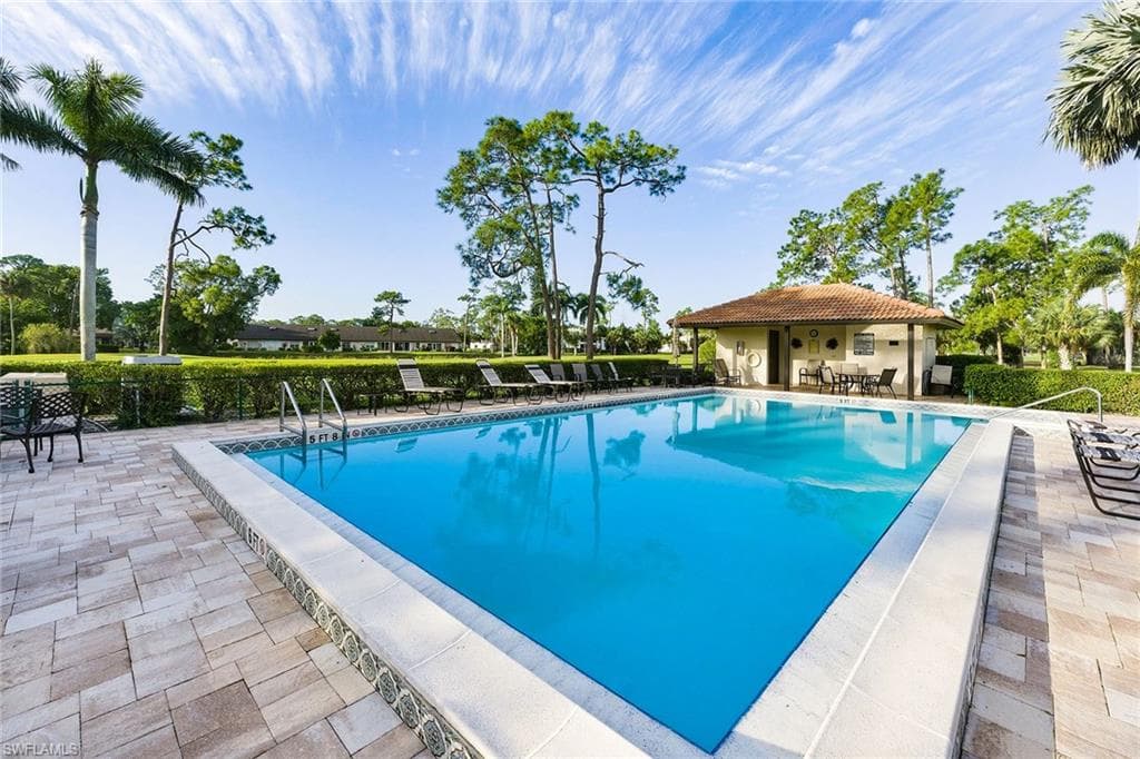 646 Augusta BLVD-41