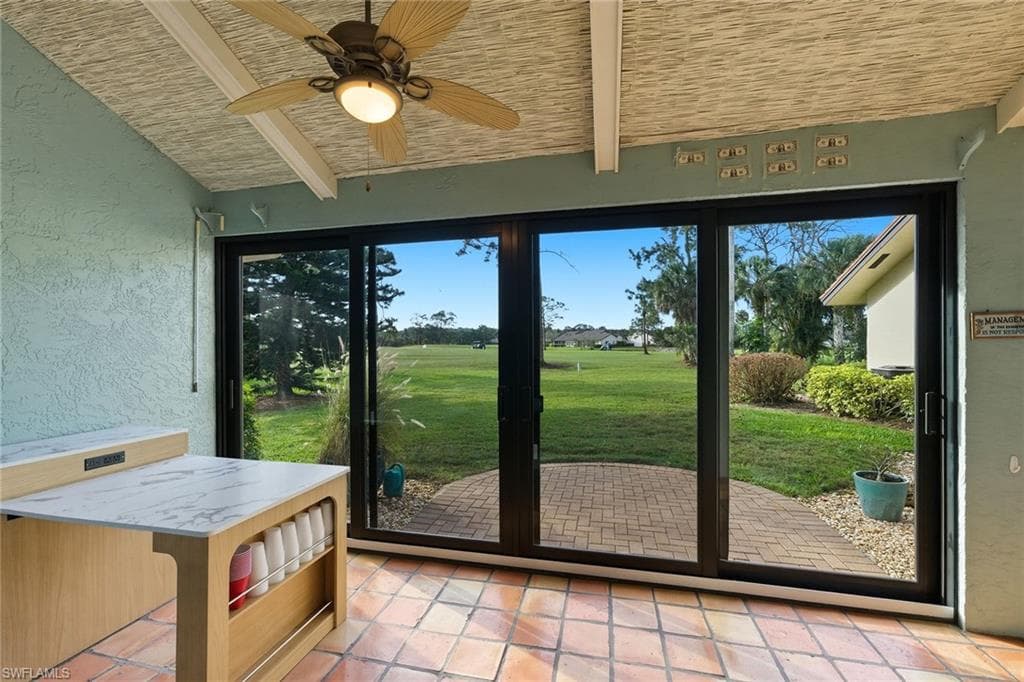 646 Augusta BLVD-35
