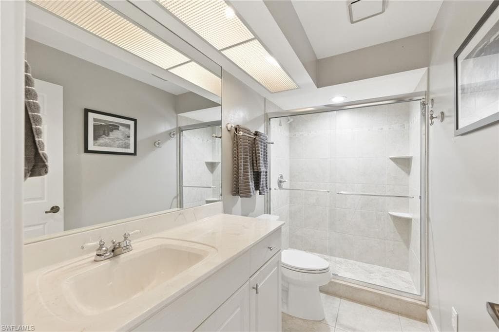 646 Augusta BLVD-31