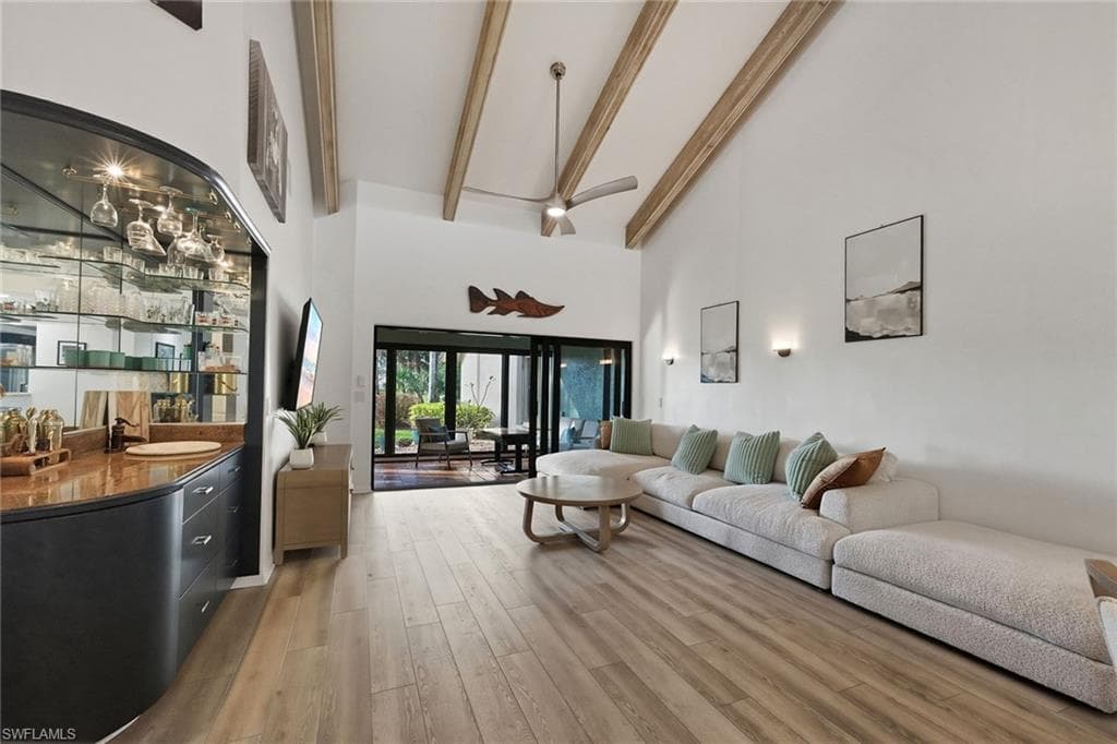 646 Augusta BLVD-8