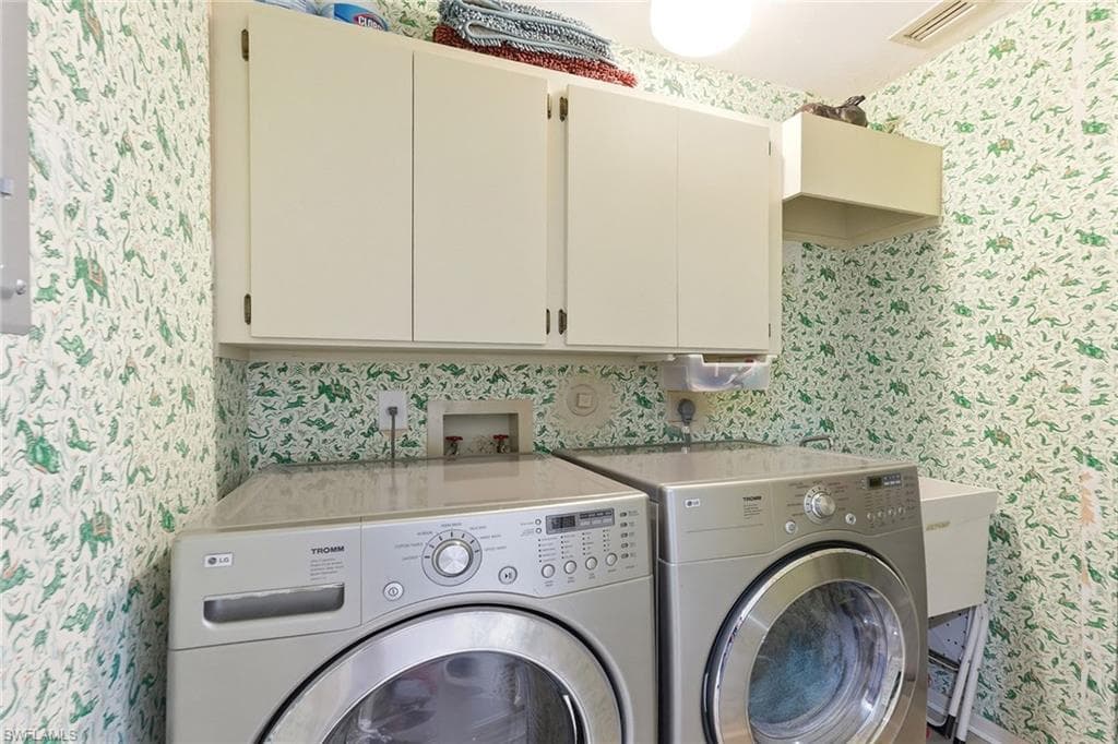 646 Augusta BLVD-32