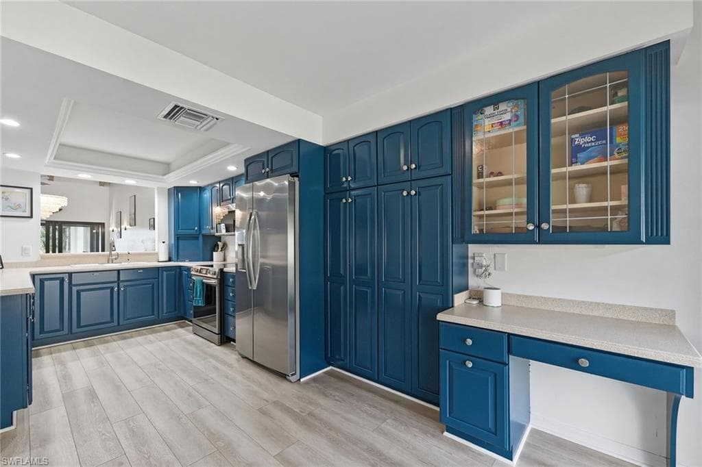 646 Augusta BLVD-14