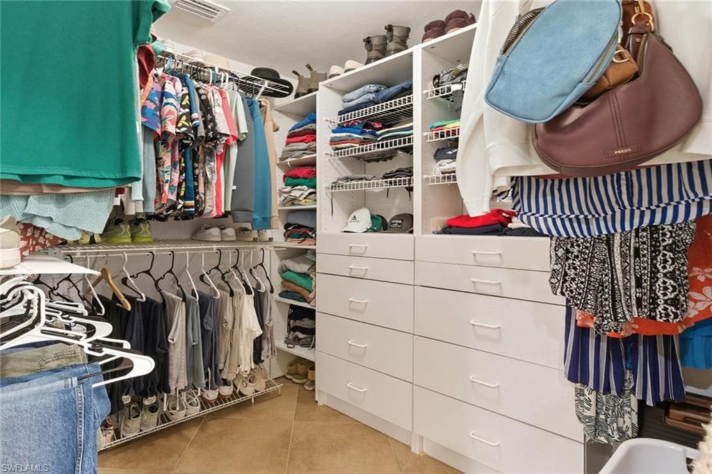 646 Augusta BLVD-28