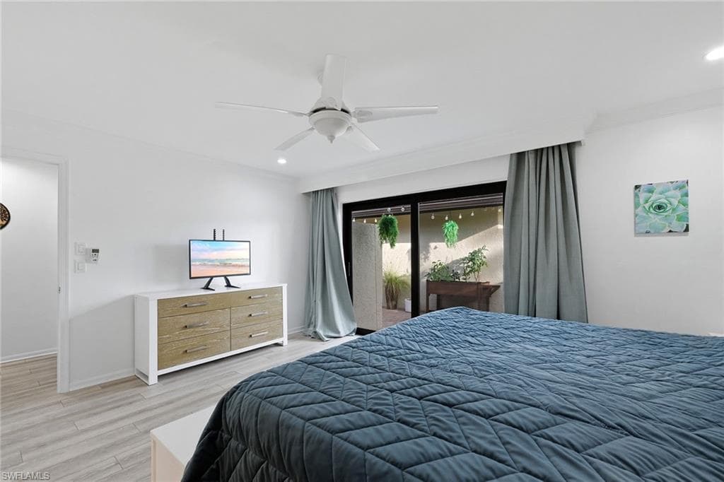 646 Augusta BLVD-24