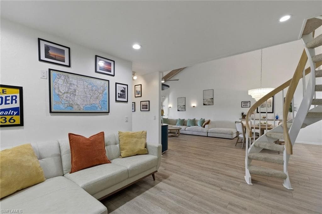 646 Augusta BLVD-20