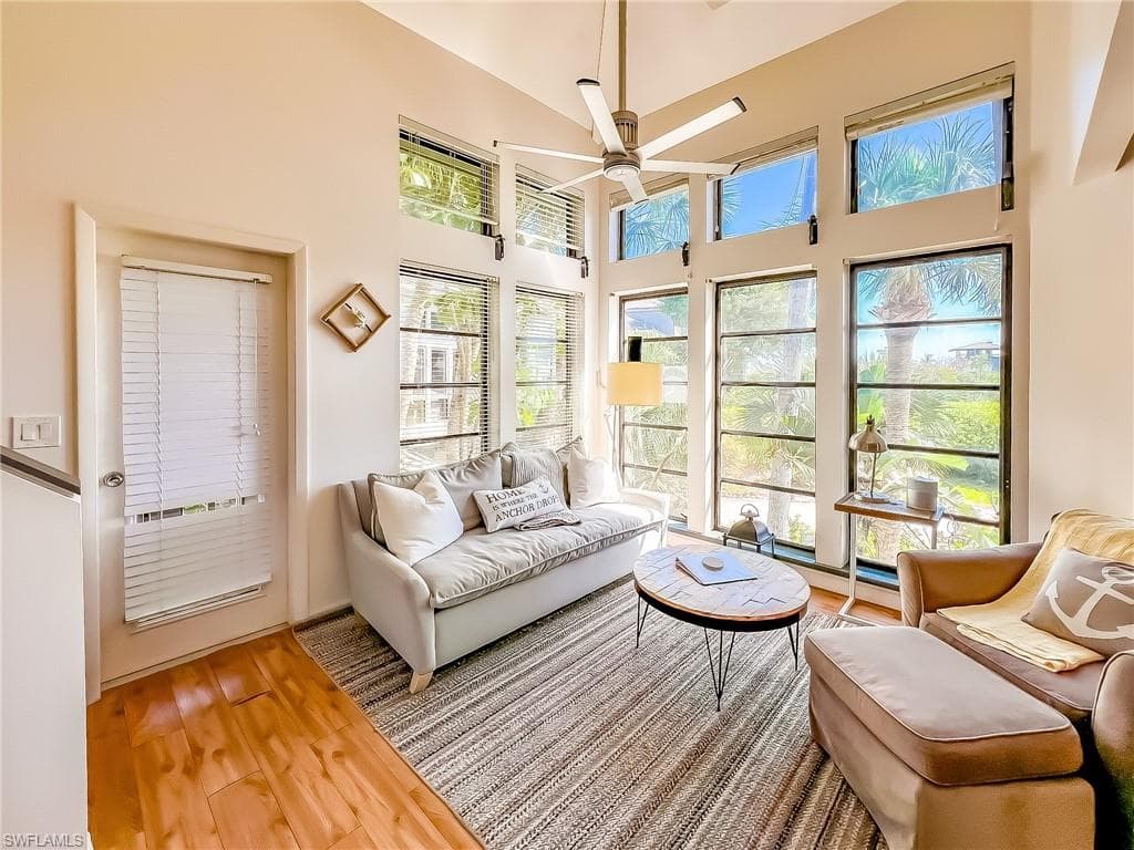 370 Townhouse LN 60-20