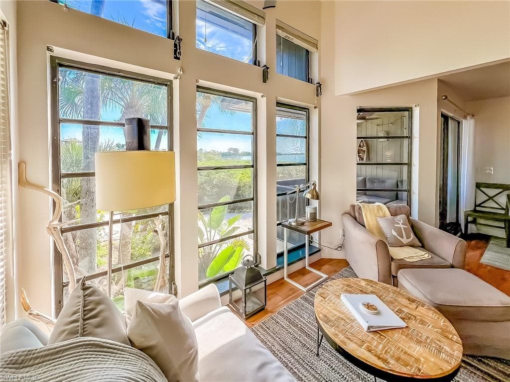 370 Townhouse LN 60-25