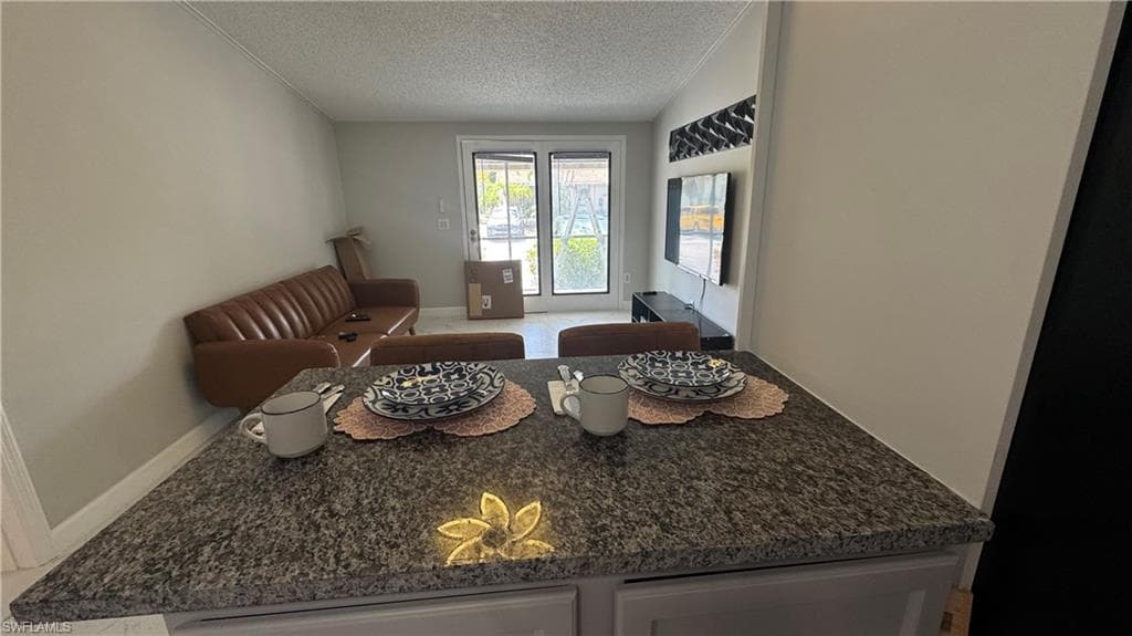 5222 TREETOPS DR-4