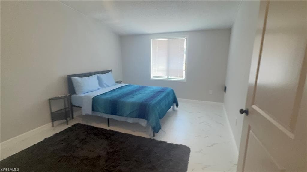 5222 TREETOPS DR-10
