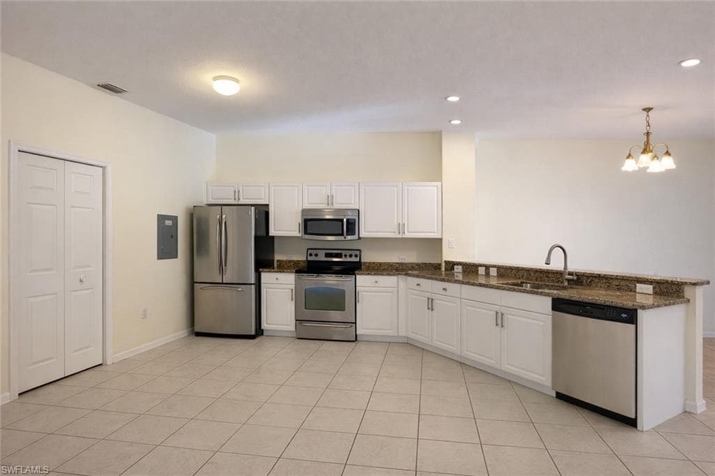 10020 Heather LN 9-904-2