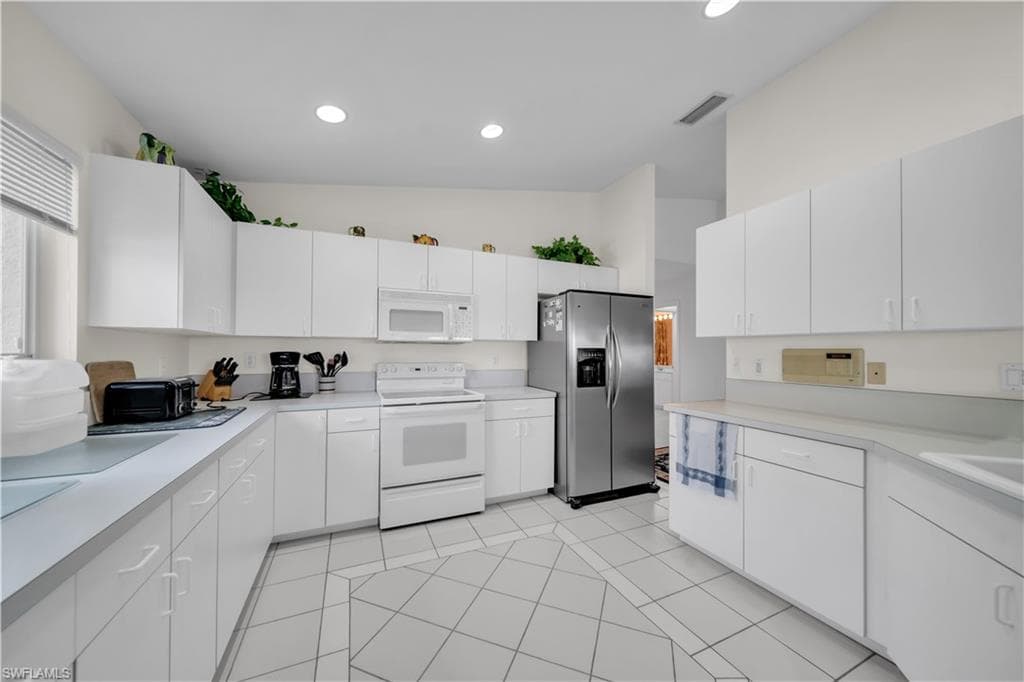 8460 Southbridge DR 3-2
