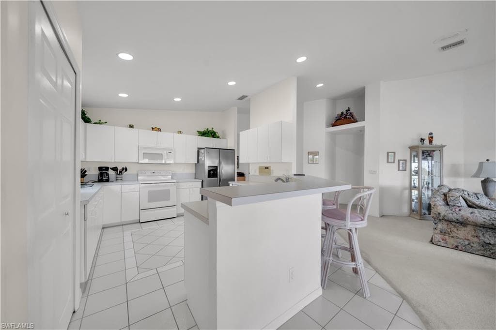 8460 Southbridge DR 3-10
