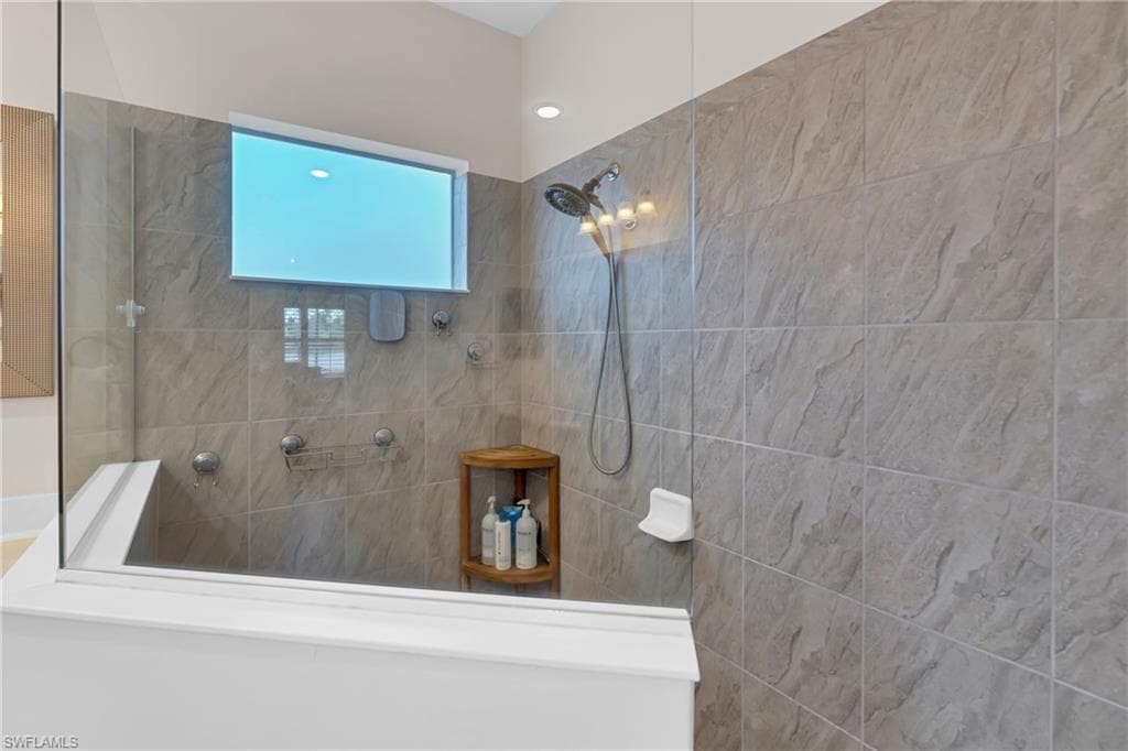 11509 Grey Egret CIR-17