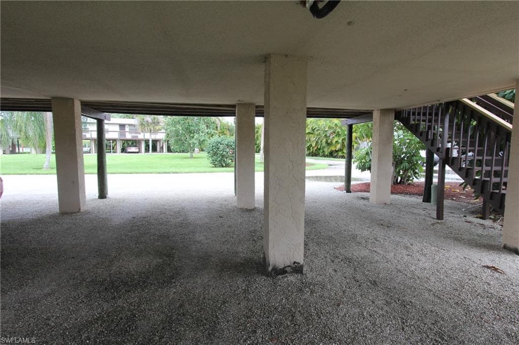 611 Palm AVE F30-26