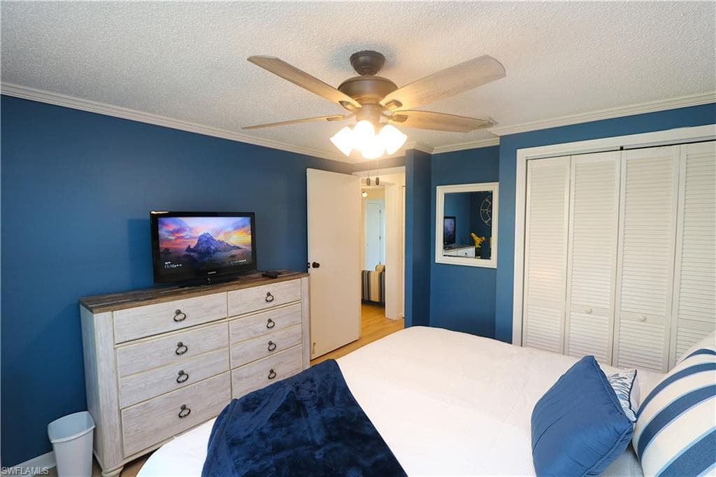 611 Palm AVE F30-16