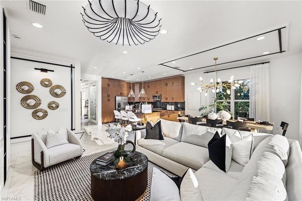 2550 Kingfisher DR-4