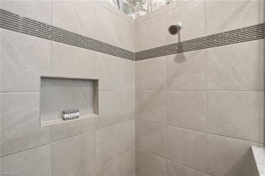 4475 Crimson AVE-12