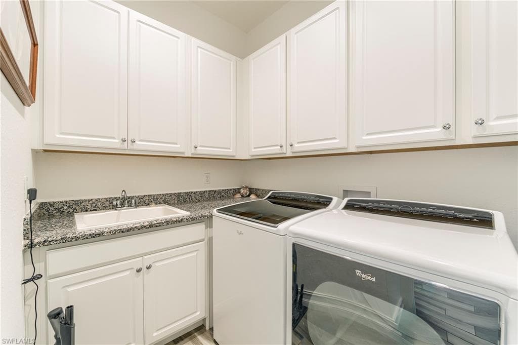 9327 Woodhurst DR-16