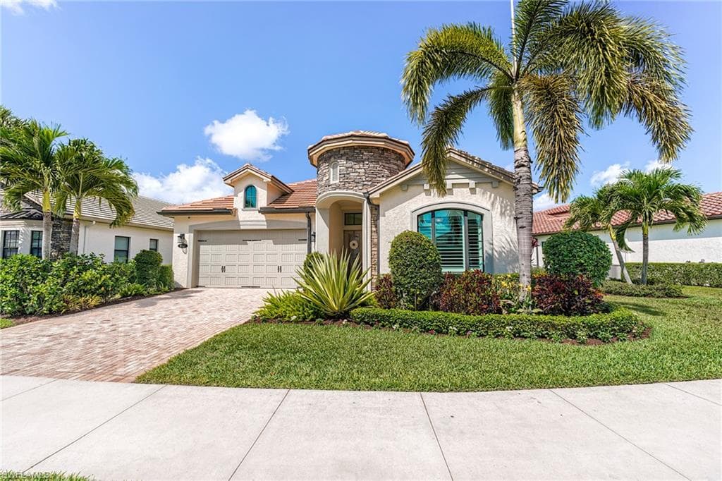 9327 Woodhurst DR-2