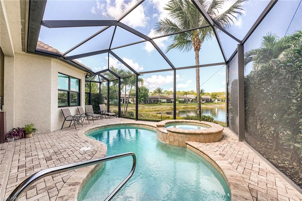 9327 Woodhurst DR-40