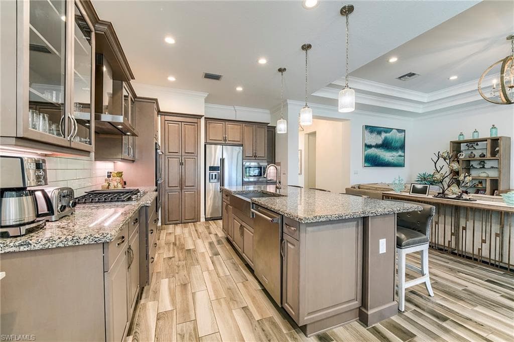 9327 Woodhurst DR-34