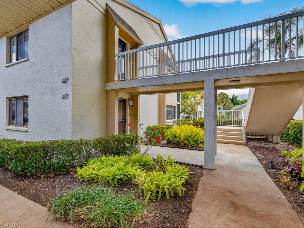 910 VANDERBILT BEACH RD 317W-1